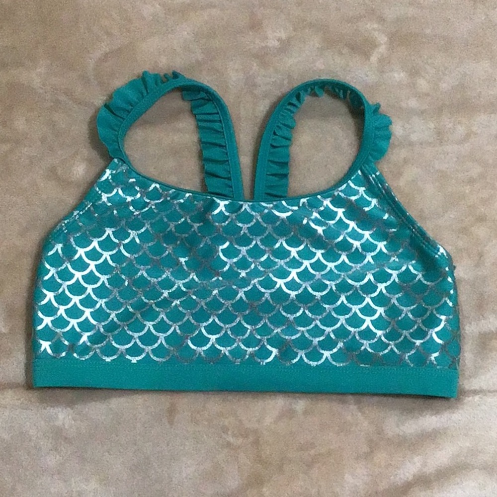 Bikini and cover-up skirt. - Picture 5 of 7